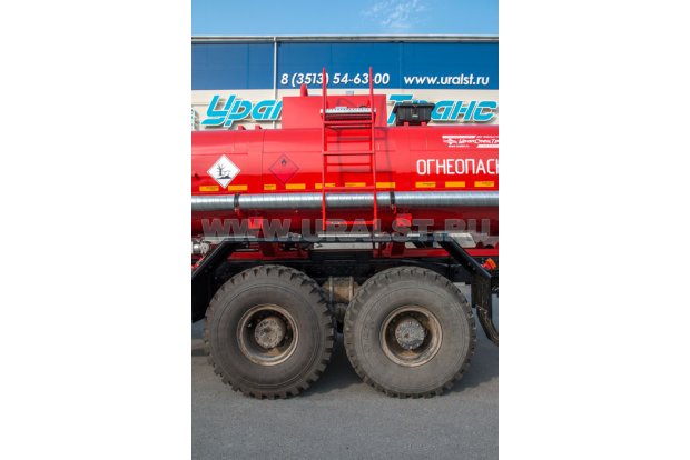 Лестница на площадку обслуживания цистерны