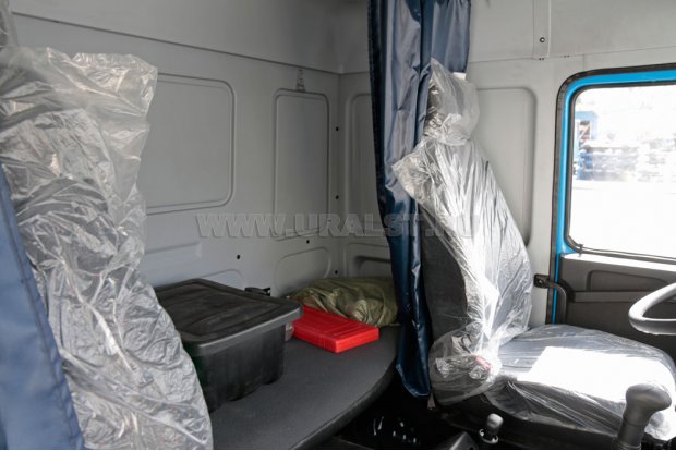 Кабина водителя со спальным местом