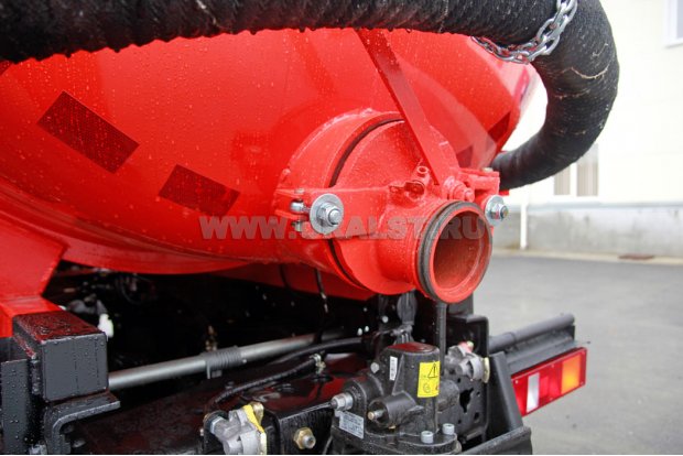 Сливной узел емкости