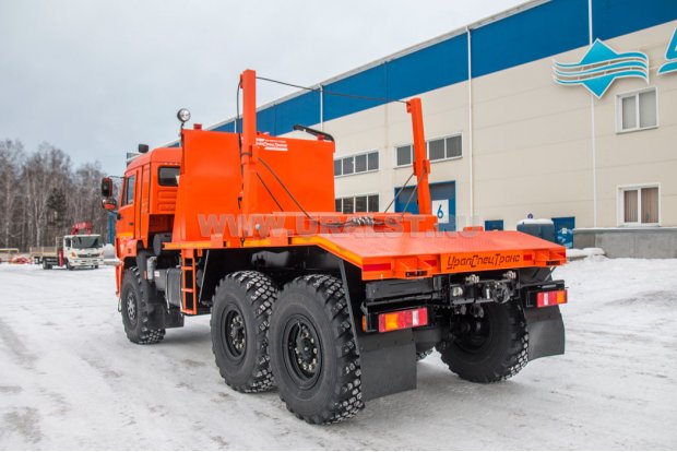 Лесовозный тягач УСТ-5453