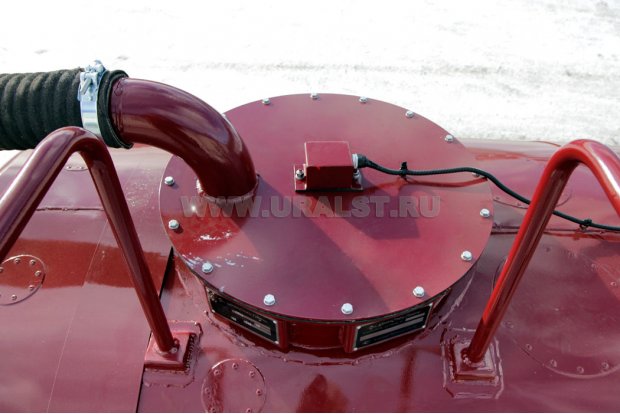 Горловина цистерны