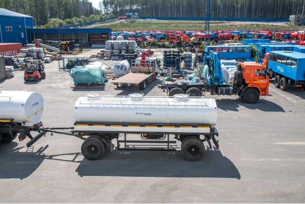 Прицеп-цистерна для воды