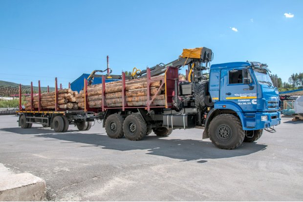 Автопоезд сортиментовоз УСТ