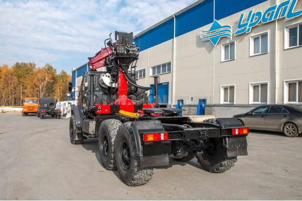 Тягач Урал 4320-74NEXT с ГМ Epsilon М130L97