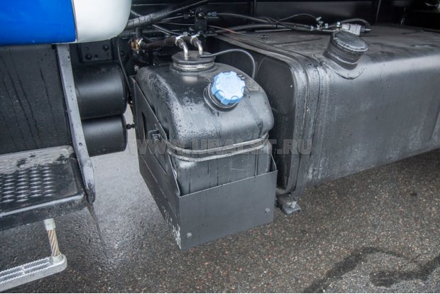 Бак с мочевиной