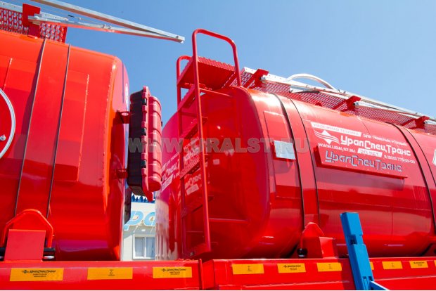 Лестница на площадку обслуживания цистерны