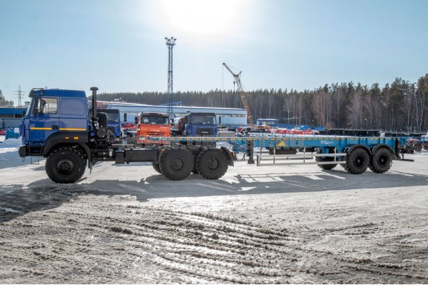 Полуприцеп контейнеровоз ППК 20Б-21-12 УСТ 9465 2Х1С, 1Х1А, дополнителные опоры + Тягач Урал