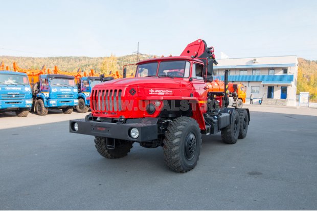 Седельный тягач с КМУ ИМ-150N УСТ 5453 Урал 5557-1151-60Е5