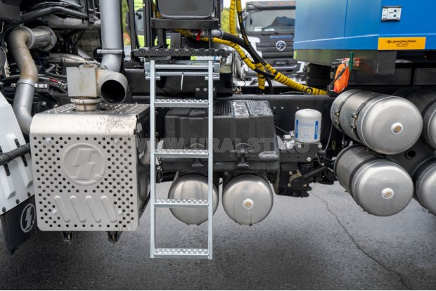 Лестница откидная