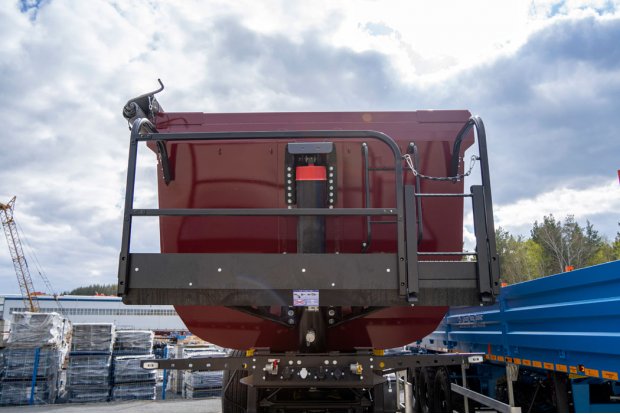 Площадка обслуживания с лестницей