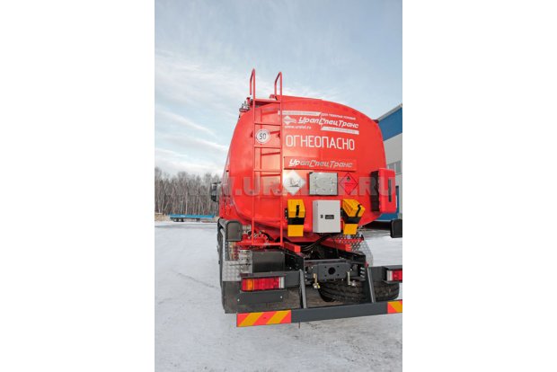 Лестница на площадку обслуживания цистерны