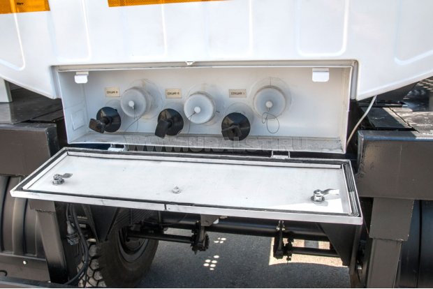 Прицеп-цистерна для воды