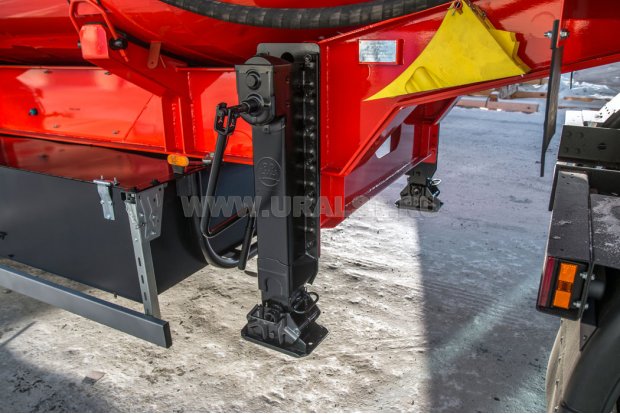 Опорное устройство полуприцепа