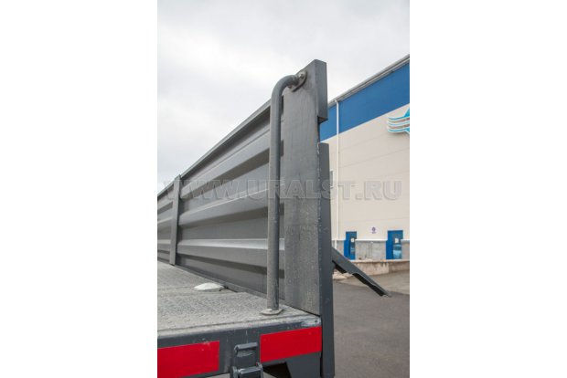 Ручка для удобного подъема на контейнеровозную платформу