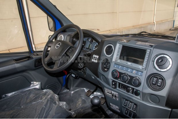 Панель управления в кабине водителя