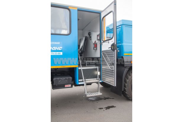 Вход в пассажирский отсек