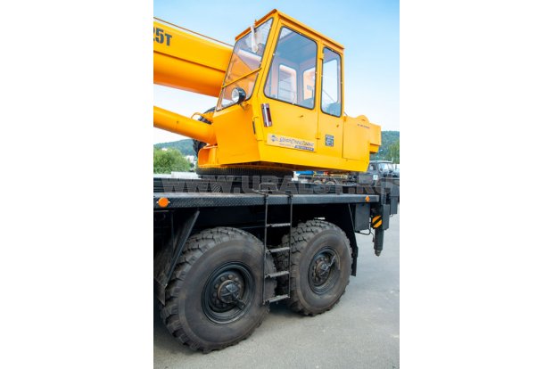 Опоры автокрана Ивановец КС-45717-1