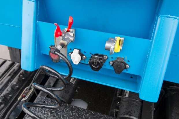 Разъемы пневматичиеской системы и электрической сети