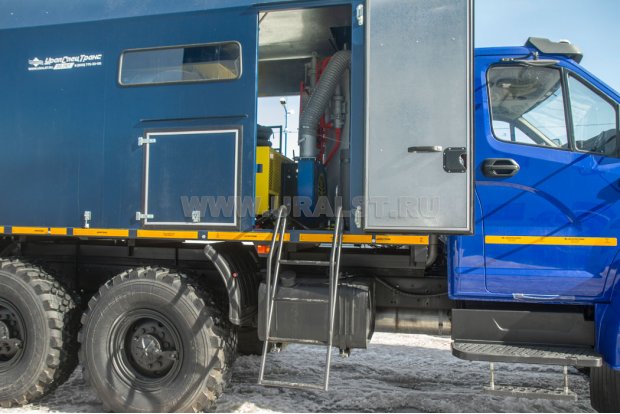 Вход в кузов-фургон