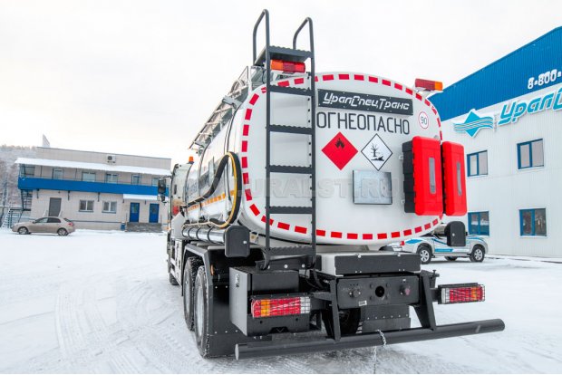 Лестница на площадку обслуживания цистерны