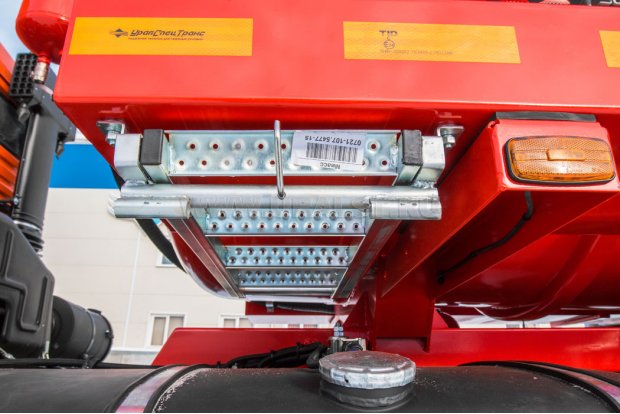 Лестница выдвижная в транспортном положении