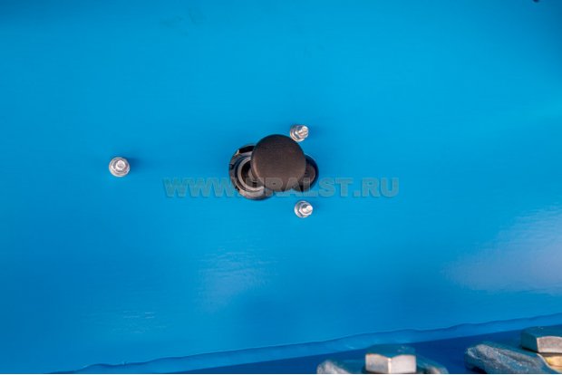 Кран управления подъемной осью