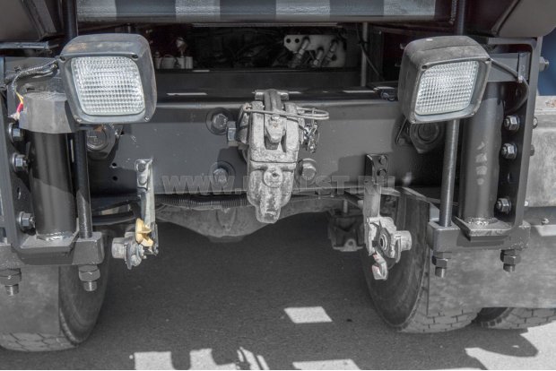 Заднее сцепное устройство