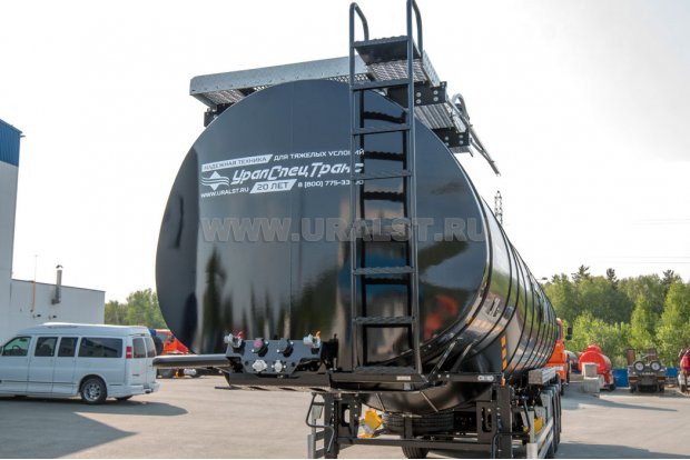 Лестница на площадку обслуживания цистерны