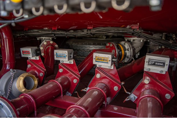 Таблички с видом топлива