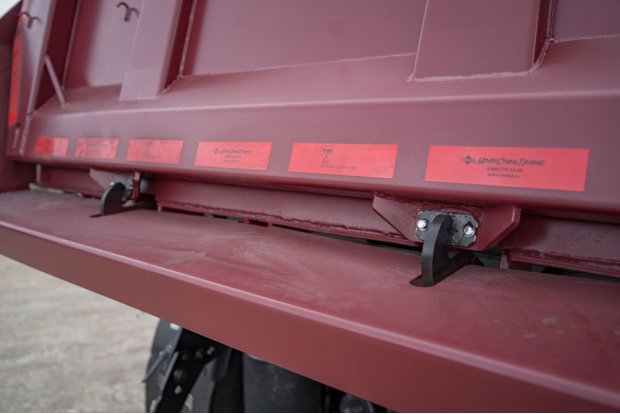 Запорный механизм заднего борта