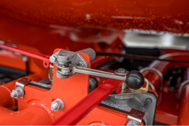 Кран управления донным клапаном