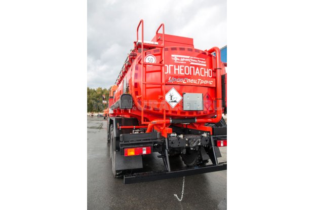 Лестница на площадку обслуживания цистерны