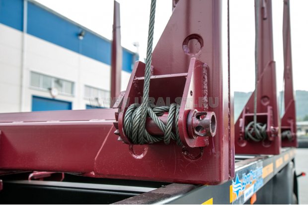 Лебедка с тросом для увязки сортимента