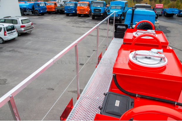 Площадка для обслуживания цистерны