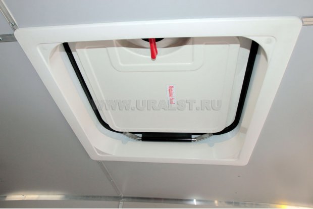 Аварийно-вентиляционный люк