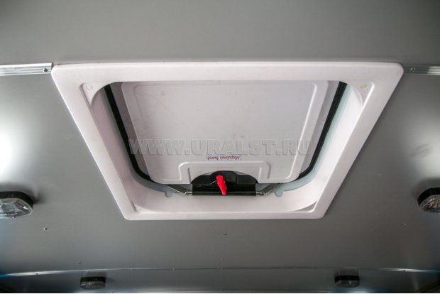 Люк аварийно-вентиляционный с вентилятором