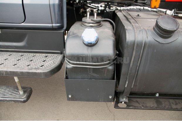 Бак с мочевиной