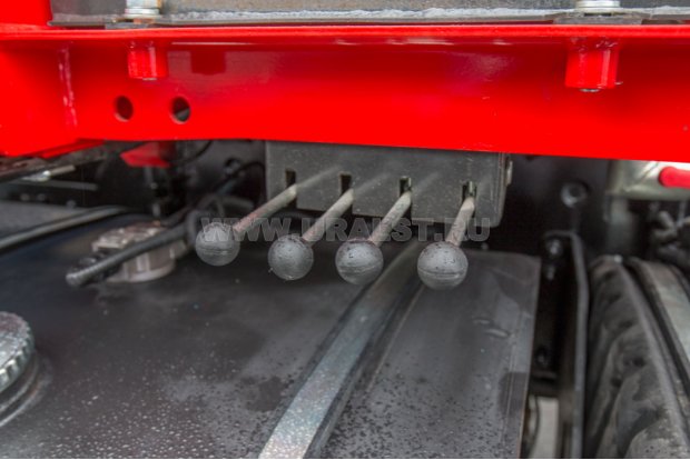 Рычаги управление КМУ и опорами КМУ