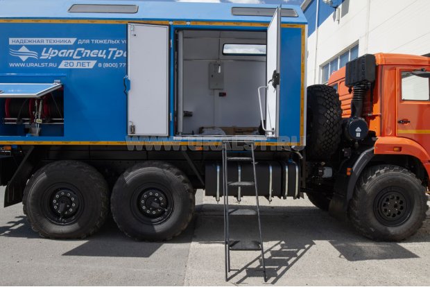 Вход в кузов-фургон