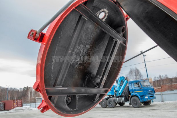 Заднее днище емкости