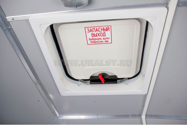 Люк аварийно-вентиляционный