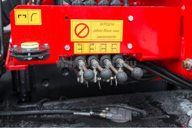 Рычаги управления опорами КМУ