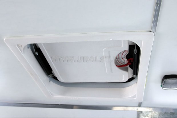 Аварийно-вентиляционный люк