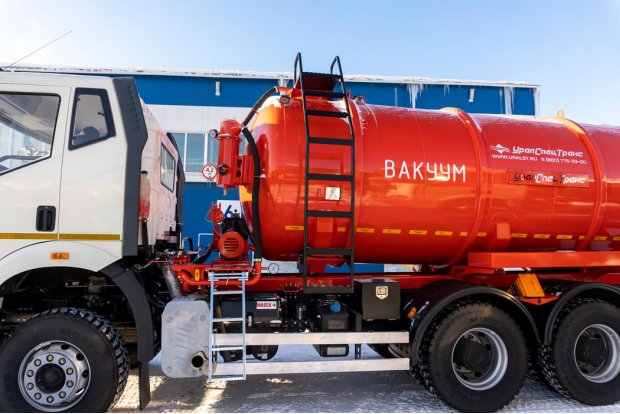 Лестница на площадку обслуживания