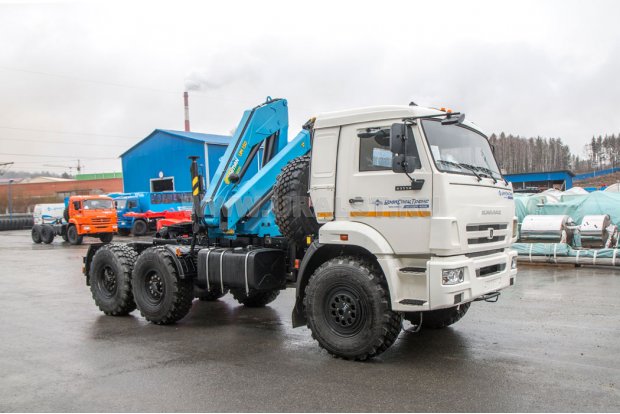 Седельный тягач Камаз 43118-46 с КМУ ИМ-150