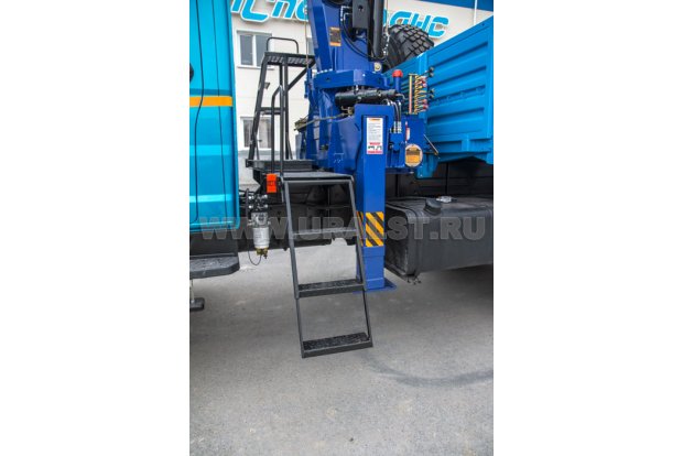 Лестница для подъема на КМУ