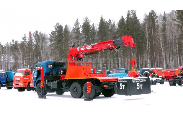 Бурильно-крановая машина столбовоз Камаз с КМУ и буром