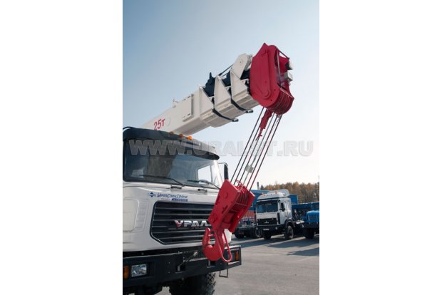 Стрела автокрана