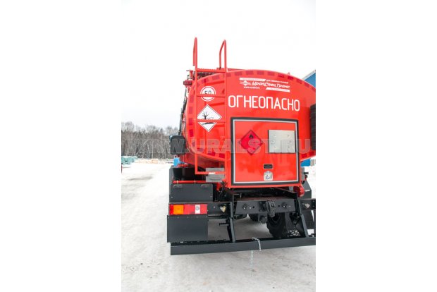 Лестница на площадку обслуживания цистерны