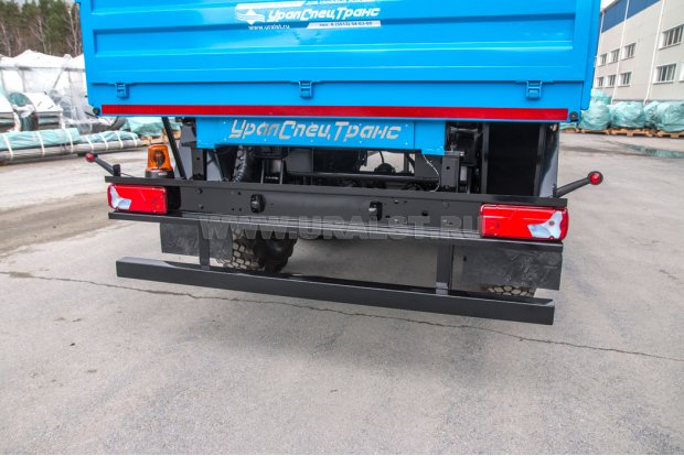 Задний противоподкатный брус